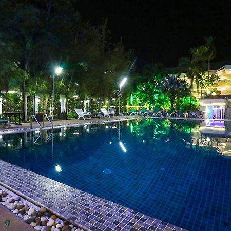 Natural Beach Hotel Pattaya Exteriör bild