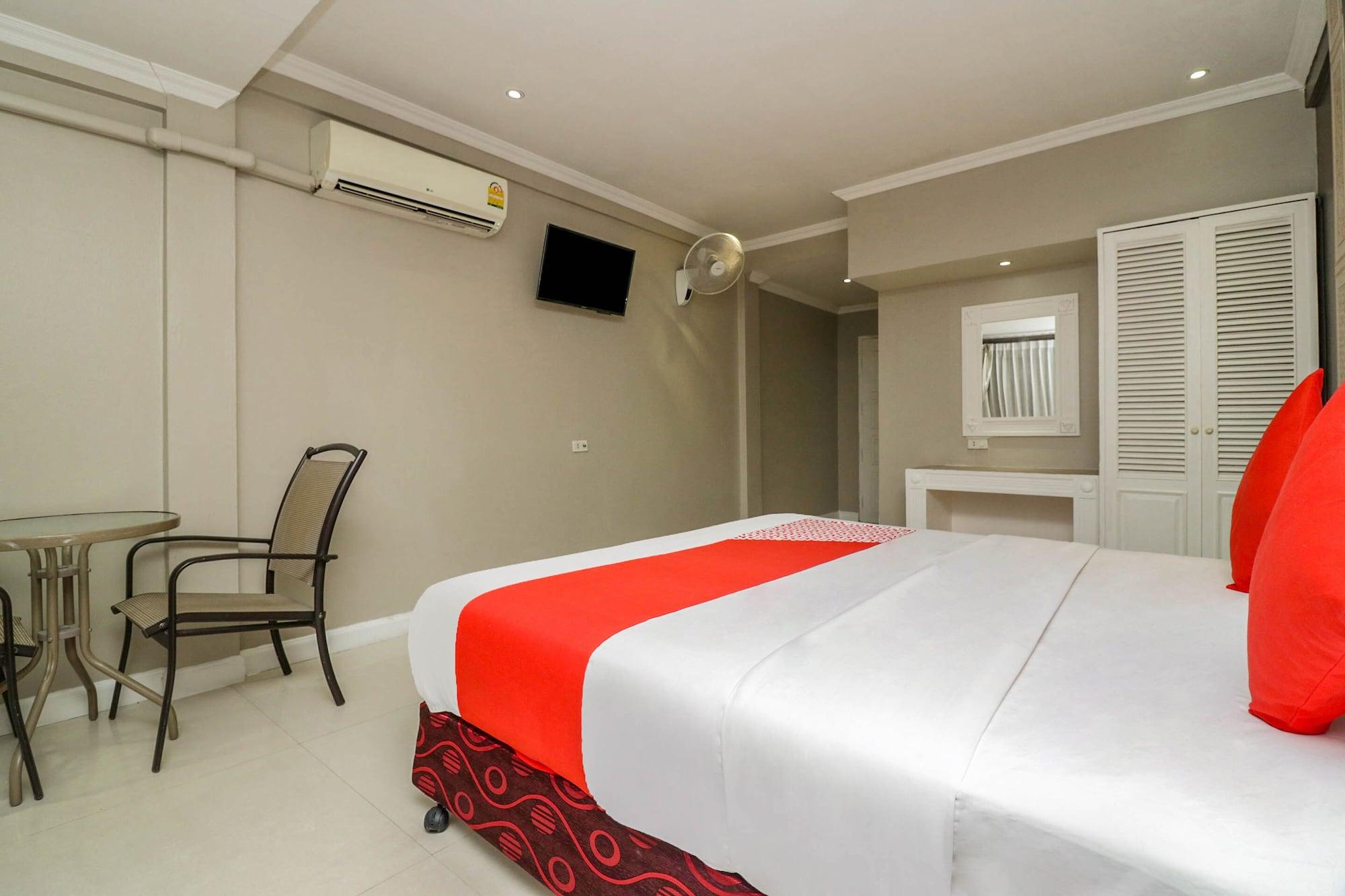 Natural Beach Hotel Pattaya Exteriör bild