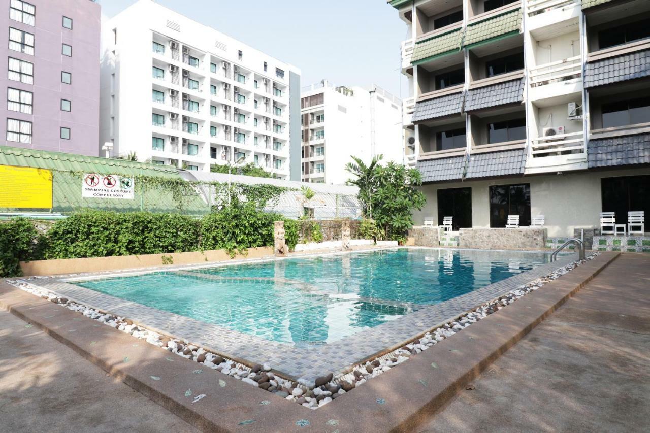 Natural Beach Hotel Pattaya Exteriör bild