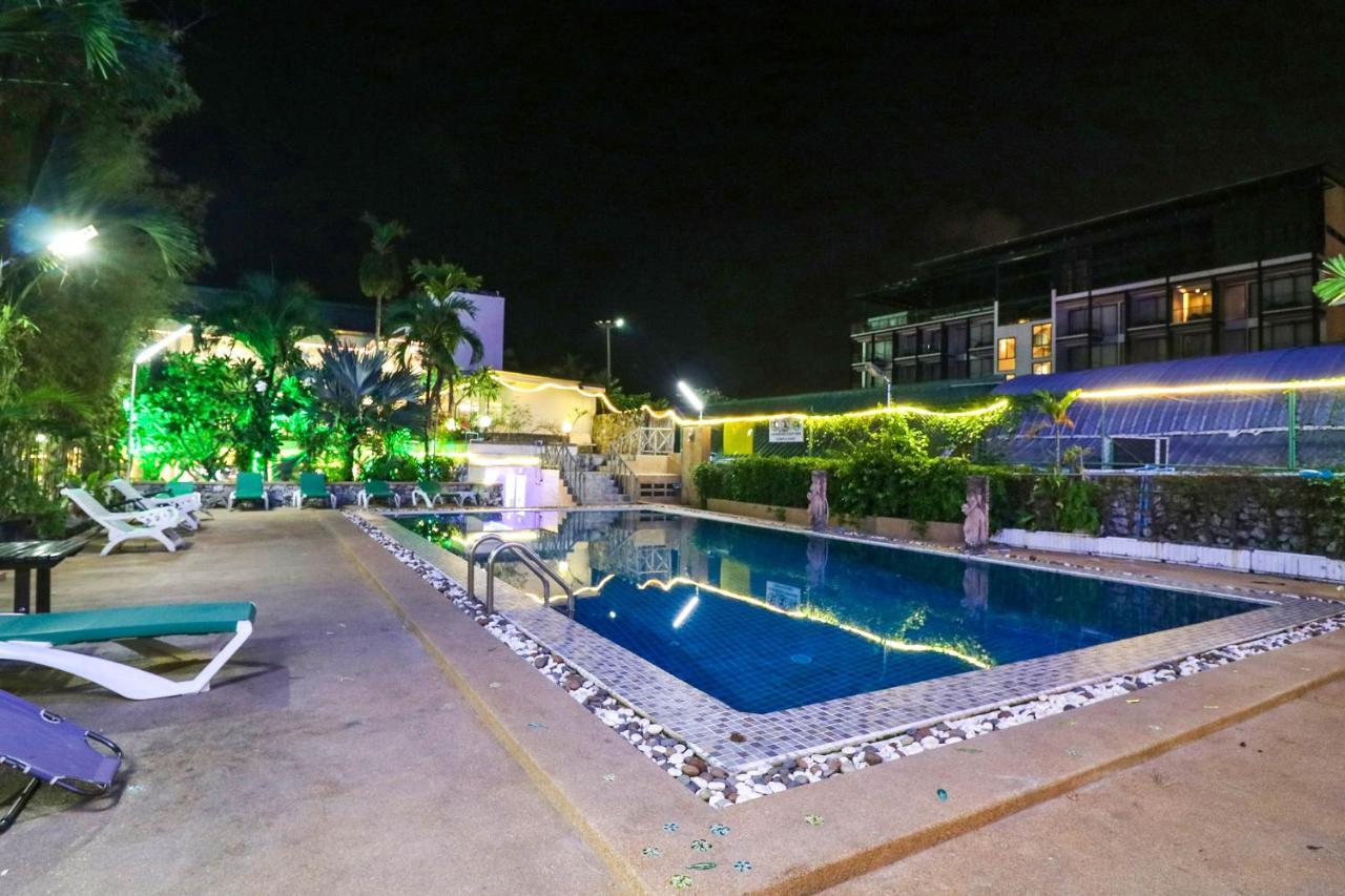 Natural Beach Hotel Pattaya Exteriör bild
