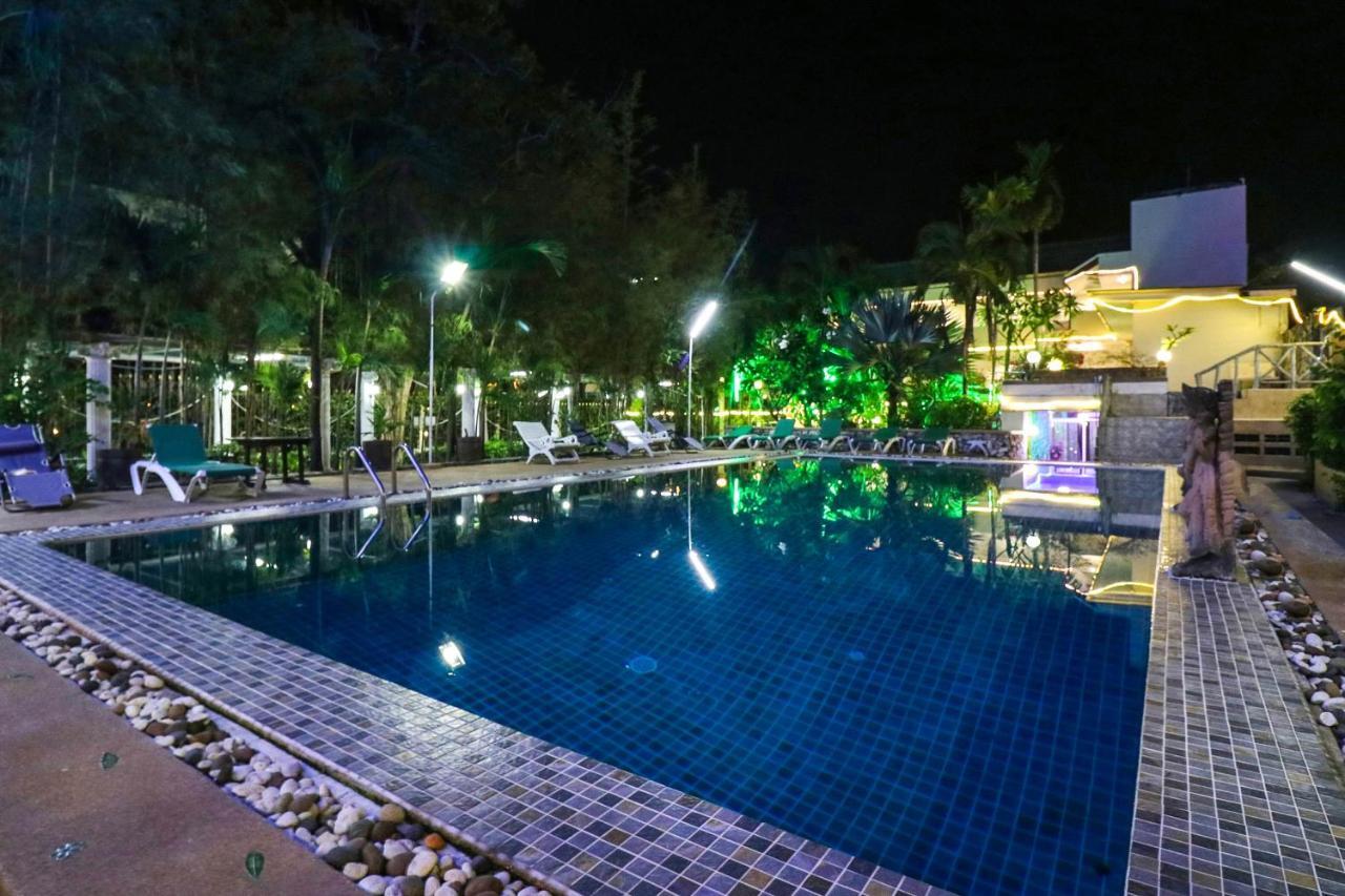 Natural Beach Hotel Pattaya Exteriör bild