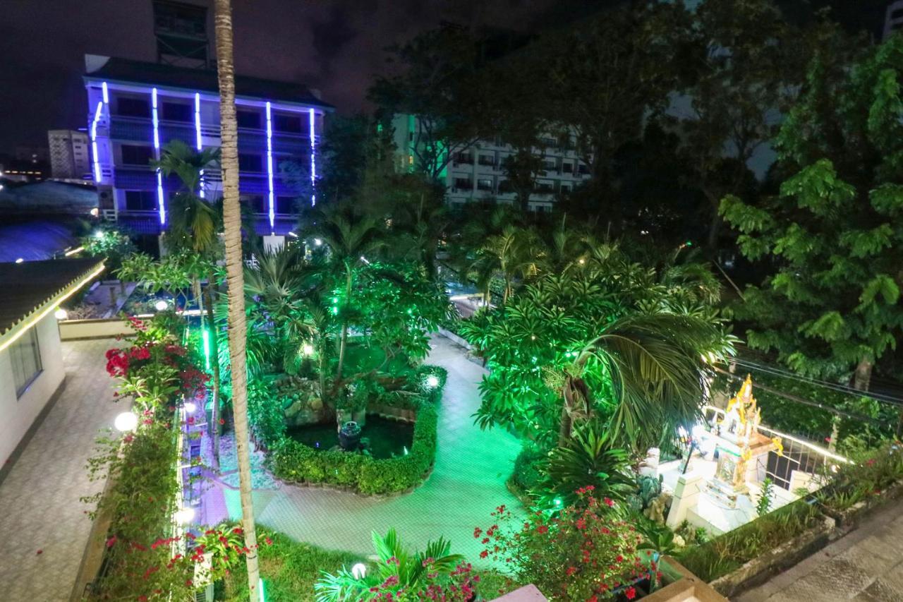 Natural Beach Hotel Pattaya Exteriör bild