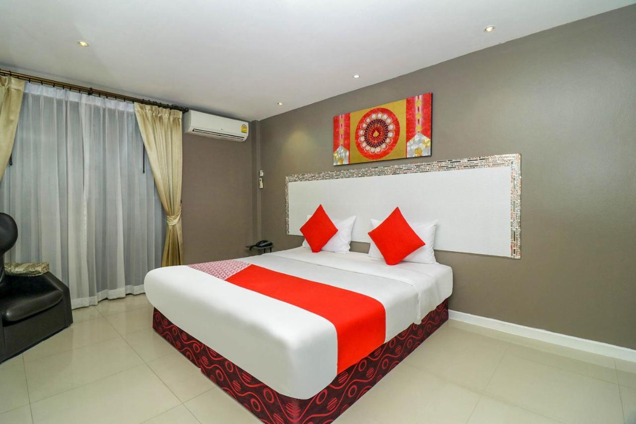 Natural Beach Hotel Pattaya Exteriör bild