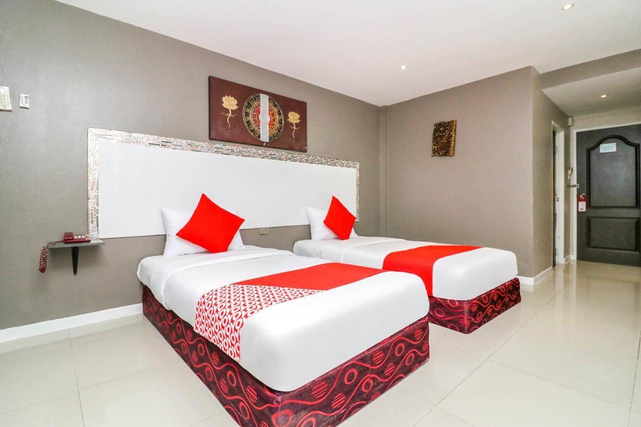 Natural Beach Hotel Pattaya Exteriör bild